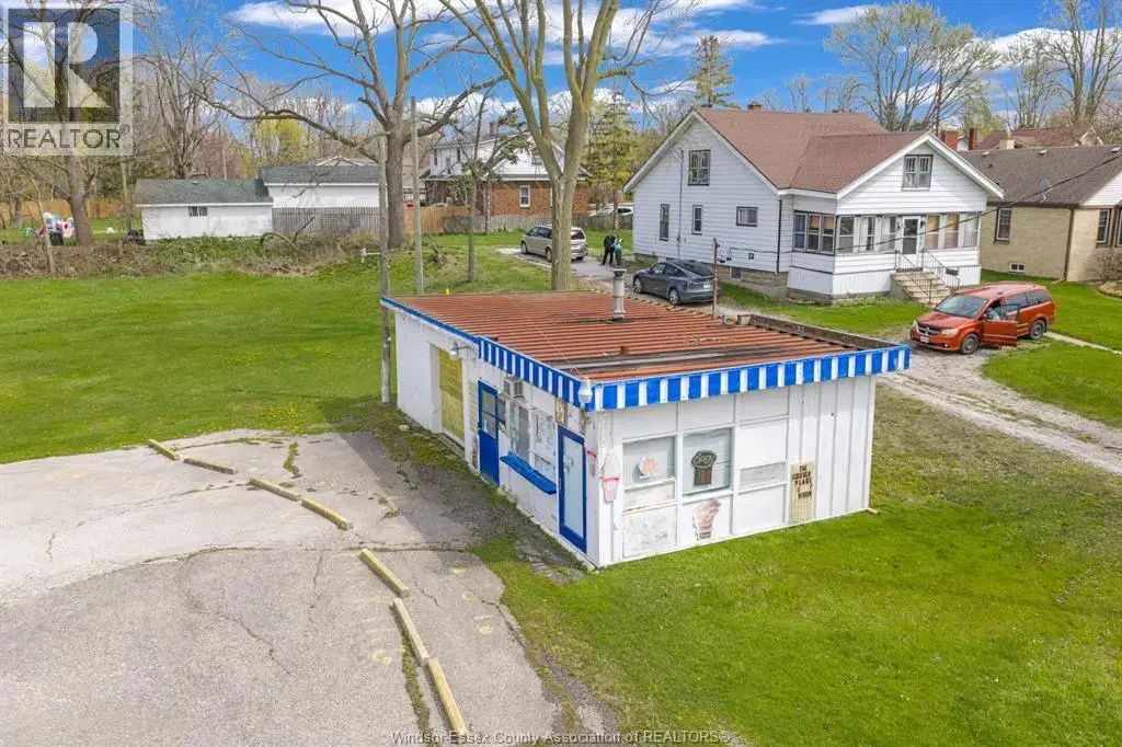 87 Division Street North, Kingsville